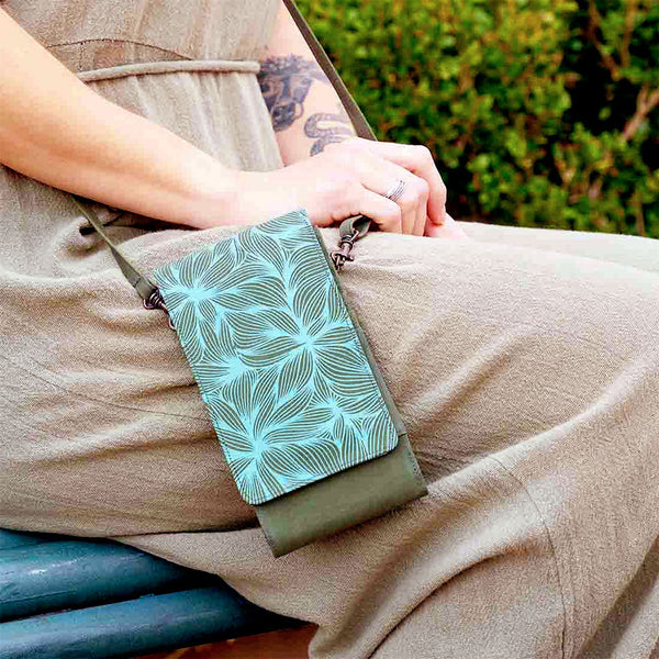 phone pouch bag