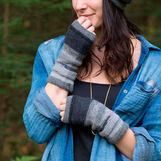 Fair trade alpaca fingerless gloves gray black