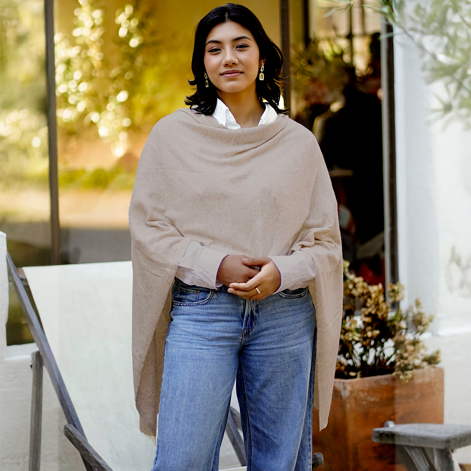 Cashmere poncho oatmeal color
