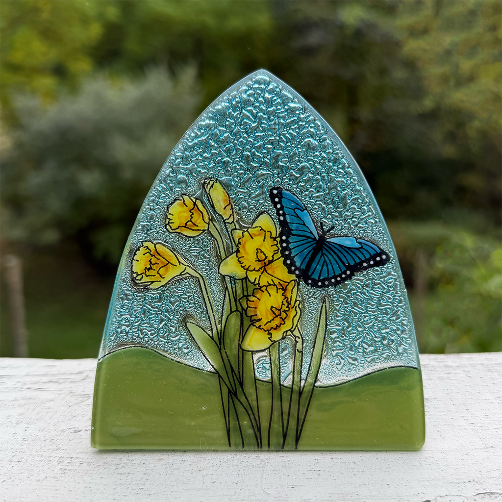 Glass nightlight with daffodil and butterfly design
