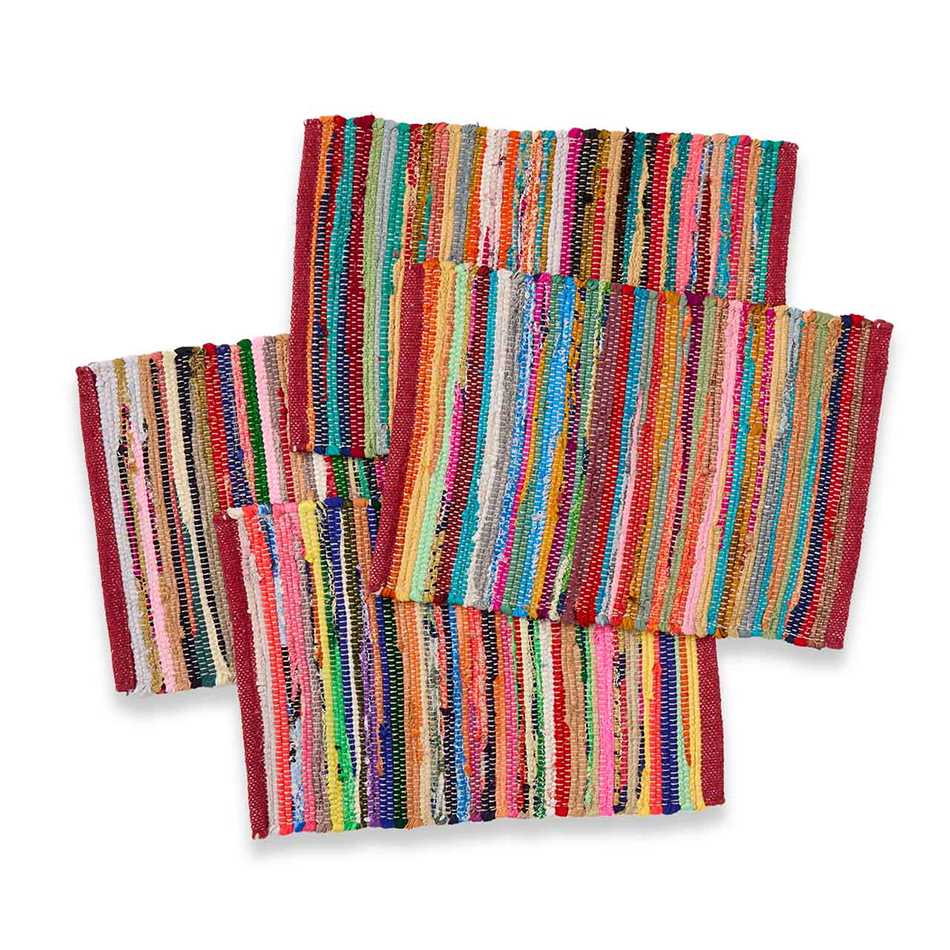 Set of 4 placemats made of colorful recycled sari remnants
