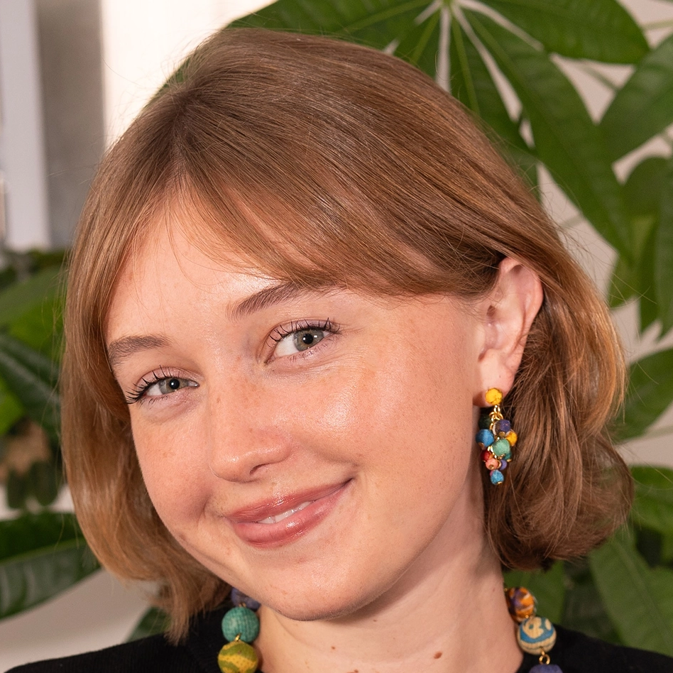 Post earrings made of a cluster of recycled sari beads