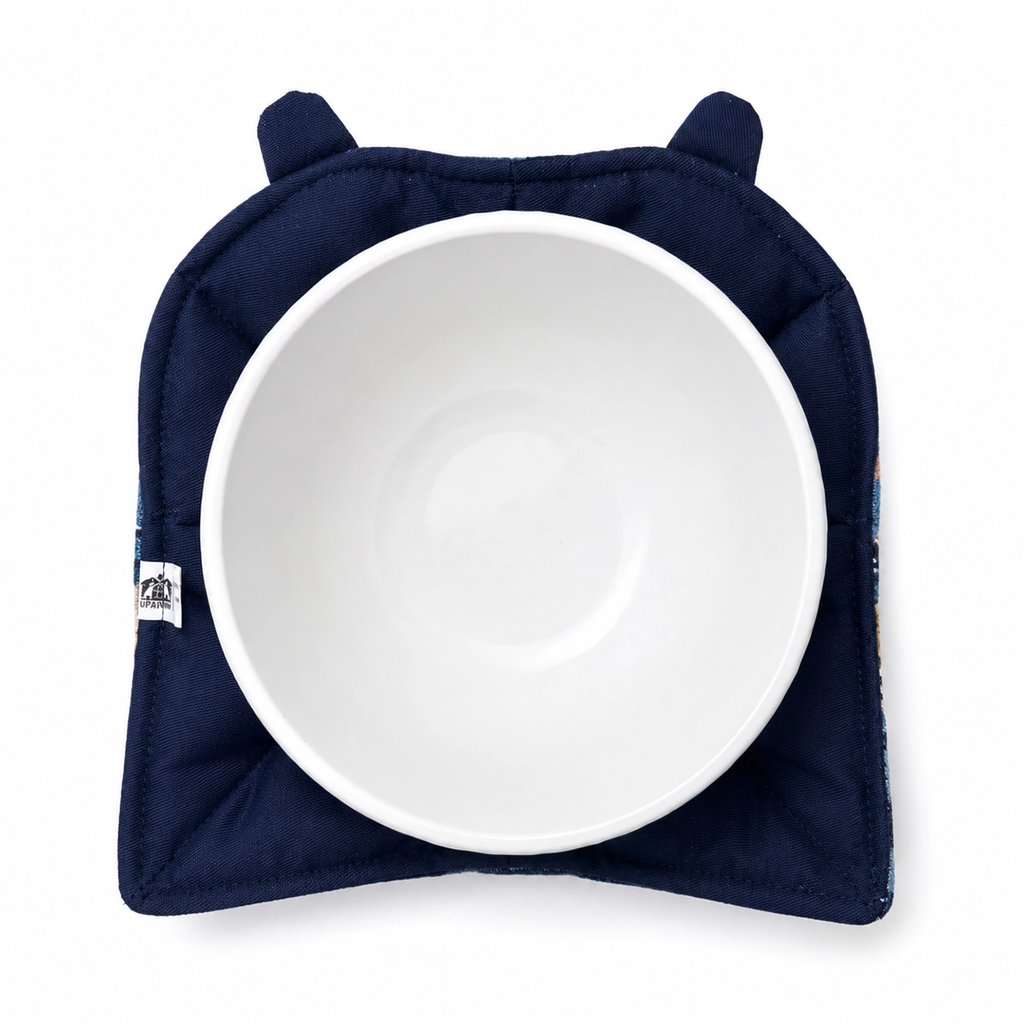 Cotton microwave cozy with white bowl on top