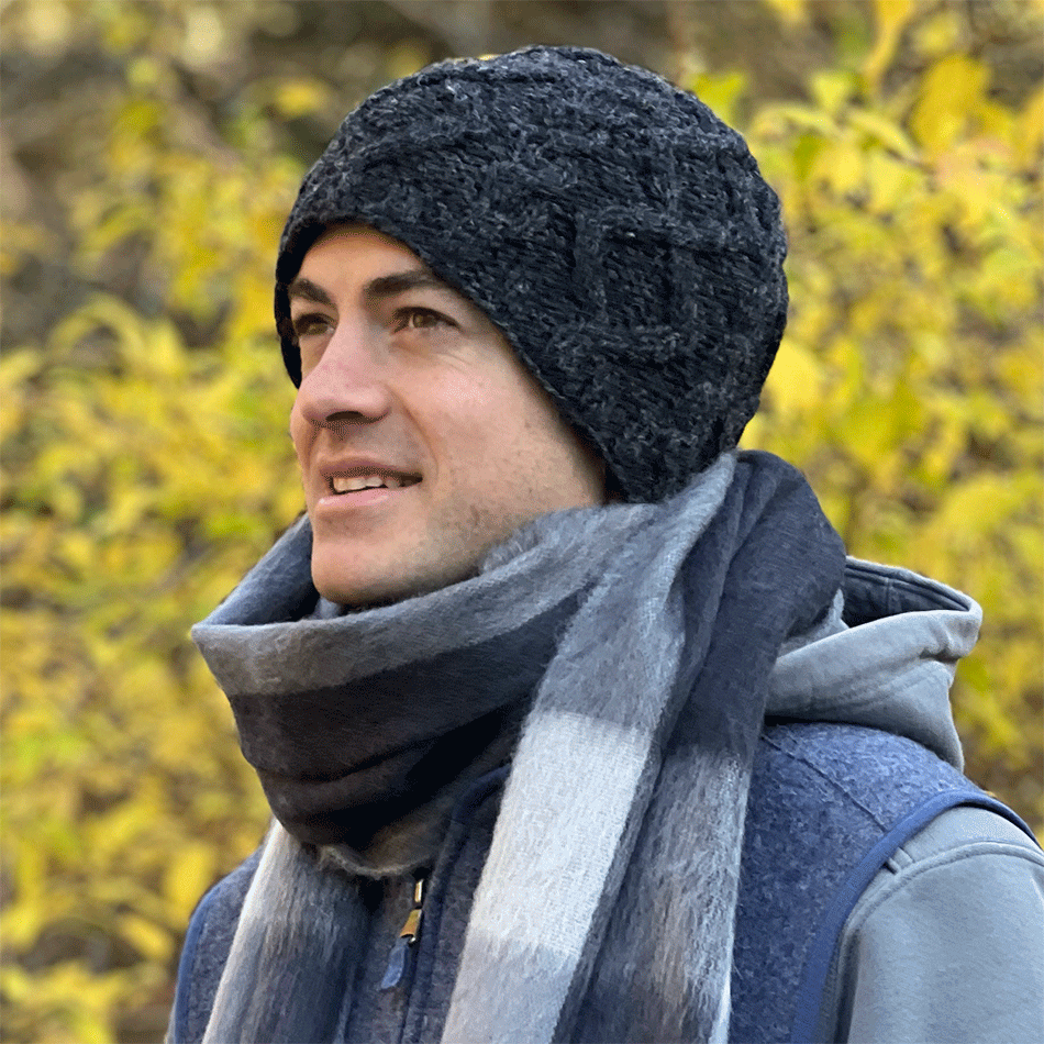 Cable knit bobble hat mens sales