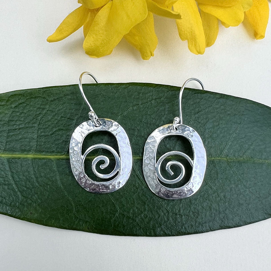 USA VINTAGE ARTISTIC DESIGN SWING EARRING/アメリカ古着