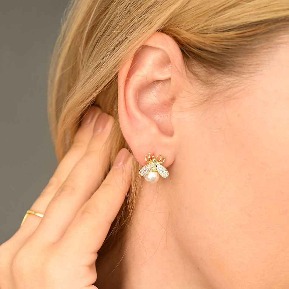 Sparkly bee earrings with freshwater pearl