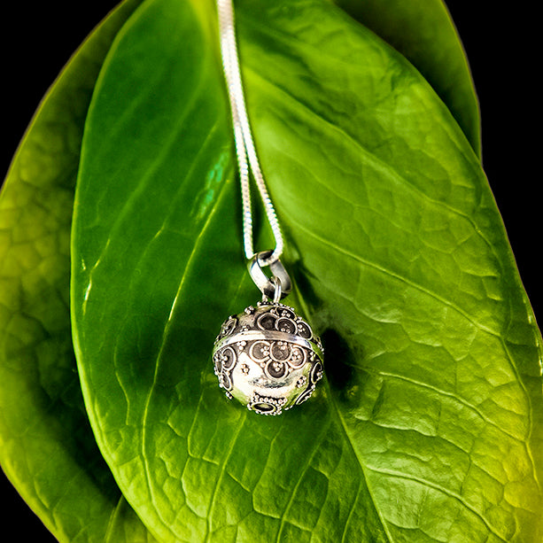 Sterling silver filigree necklace handmade in Bali