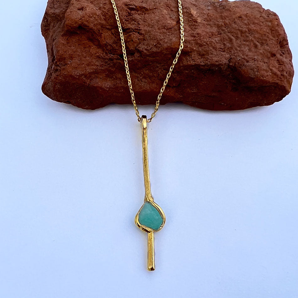 Fair trade emerald necklace handmade by women artisans in Colombia