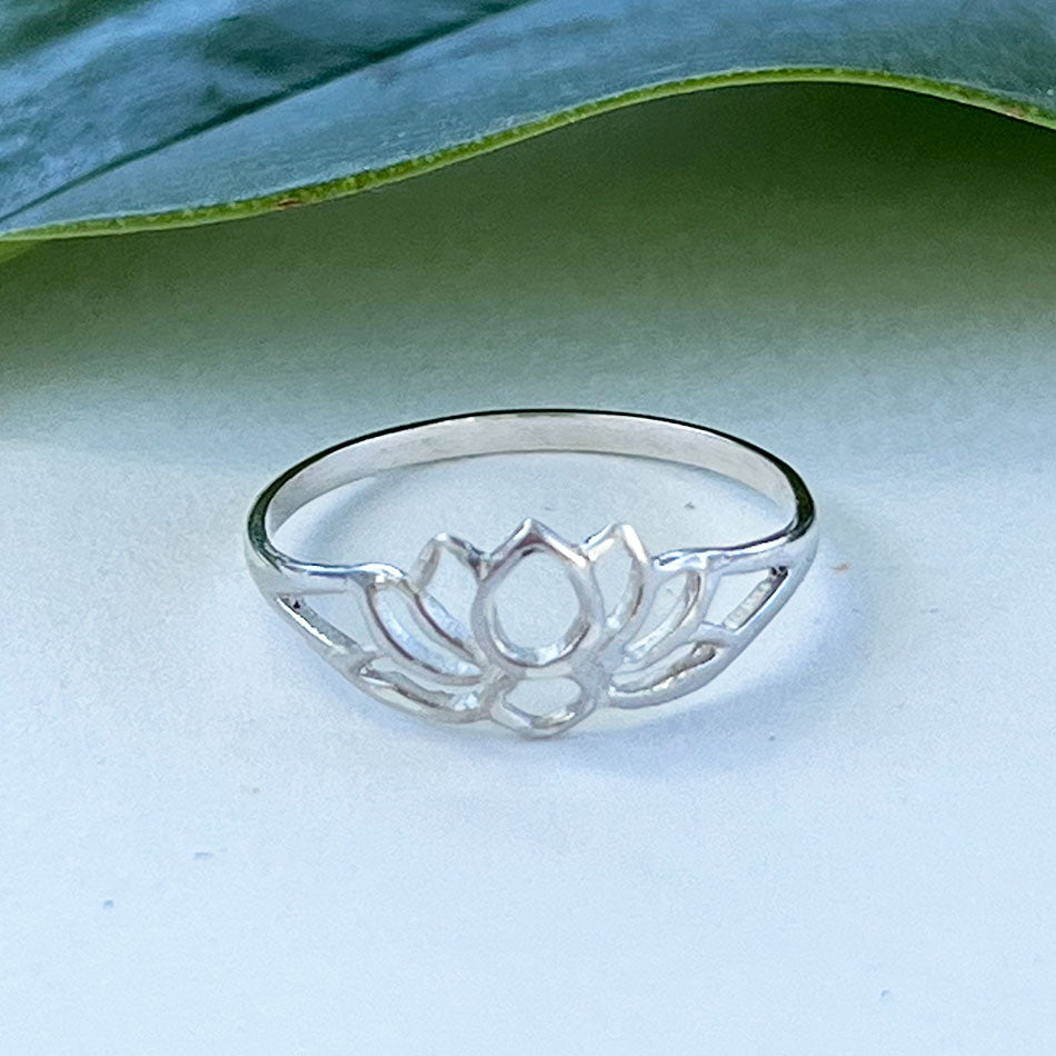 Petit Lotus Ring - Sterling Silver, Indonesia