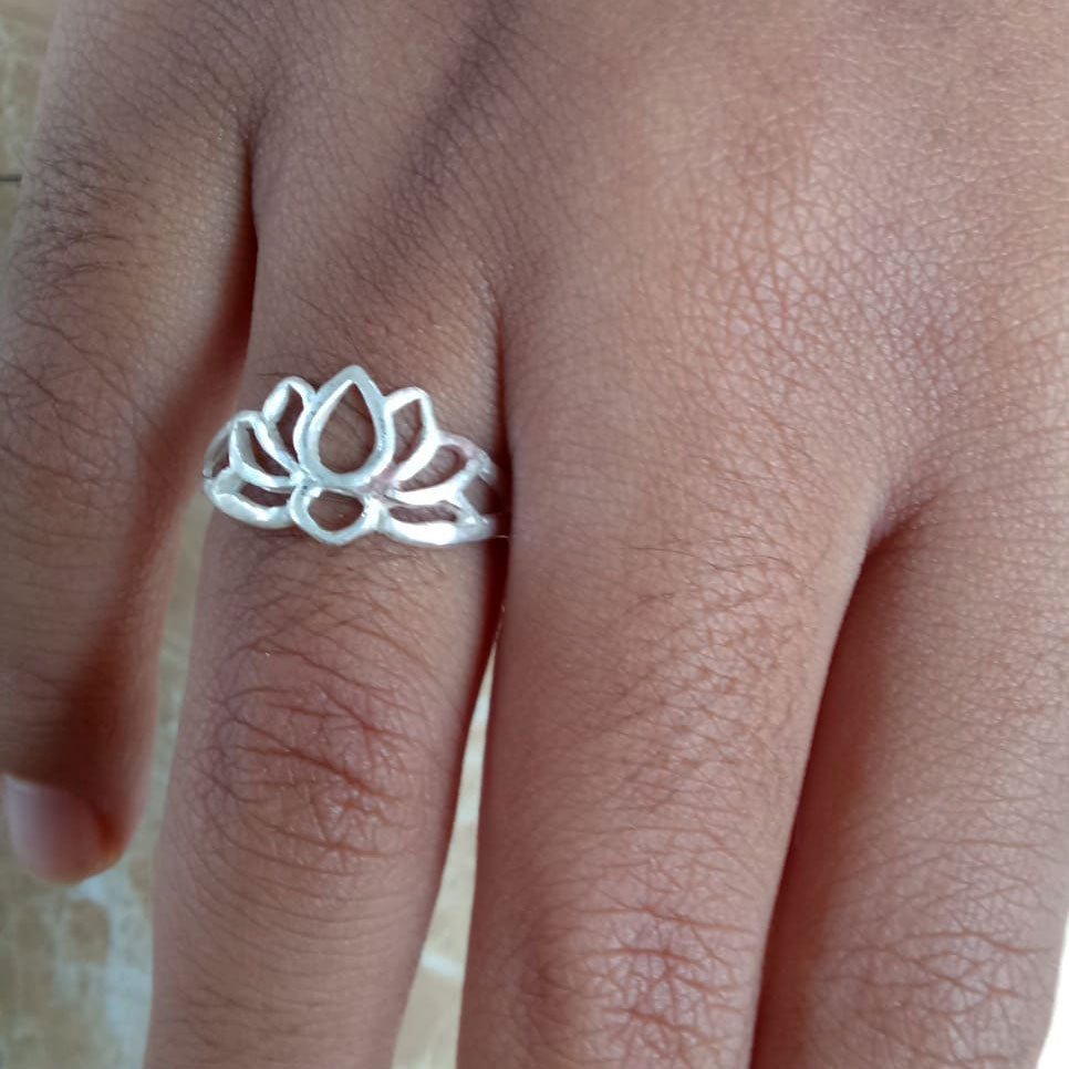 Petit Lotus Ring - Sterling Silver, Indonesia