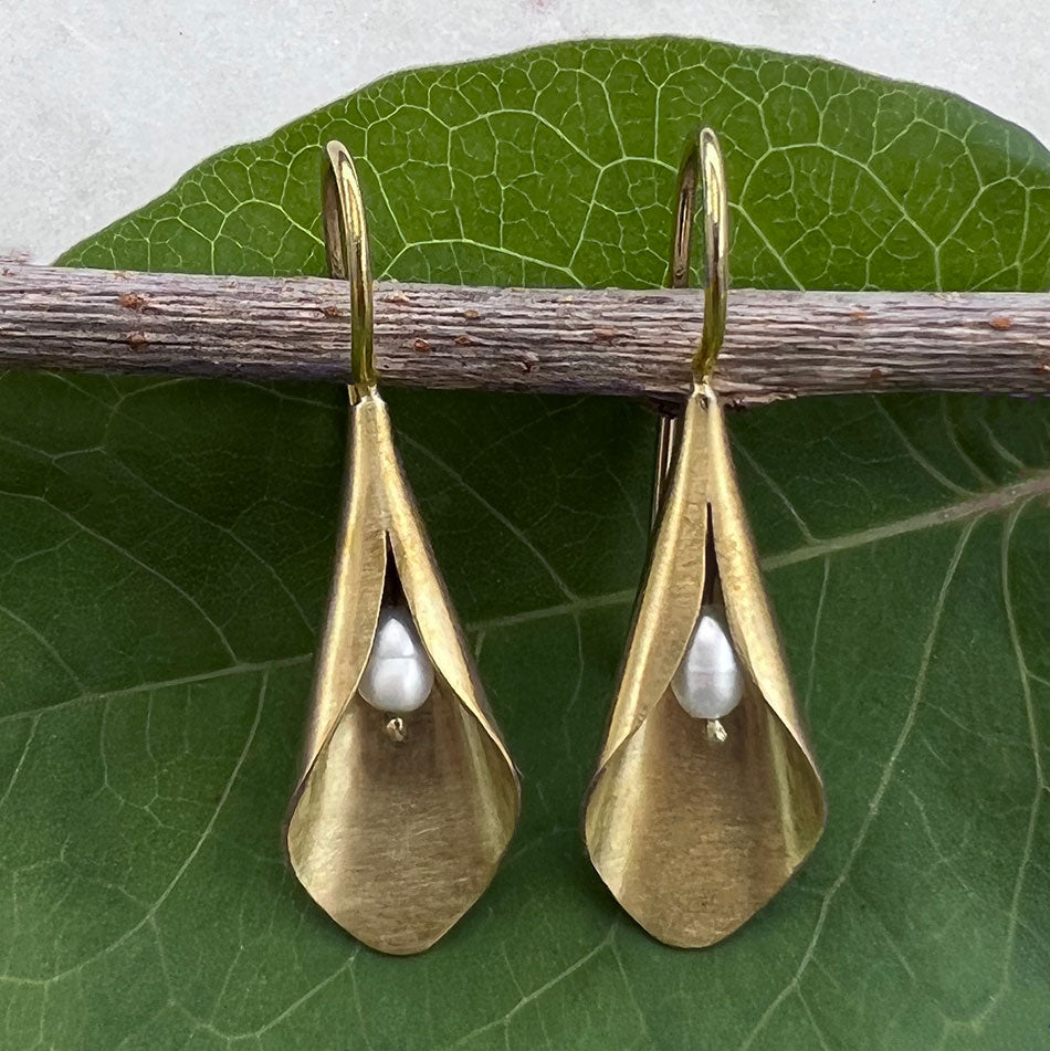 Fair trade earrings pearl handmade in Bali