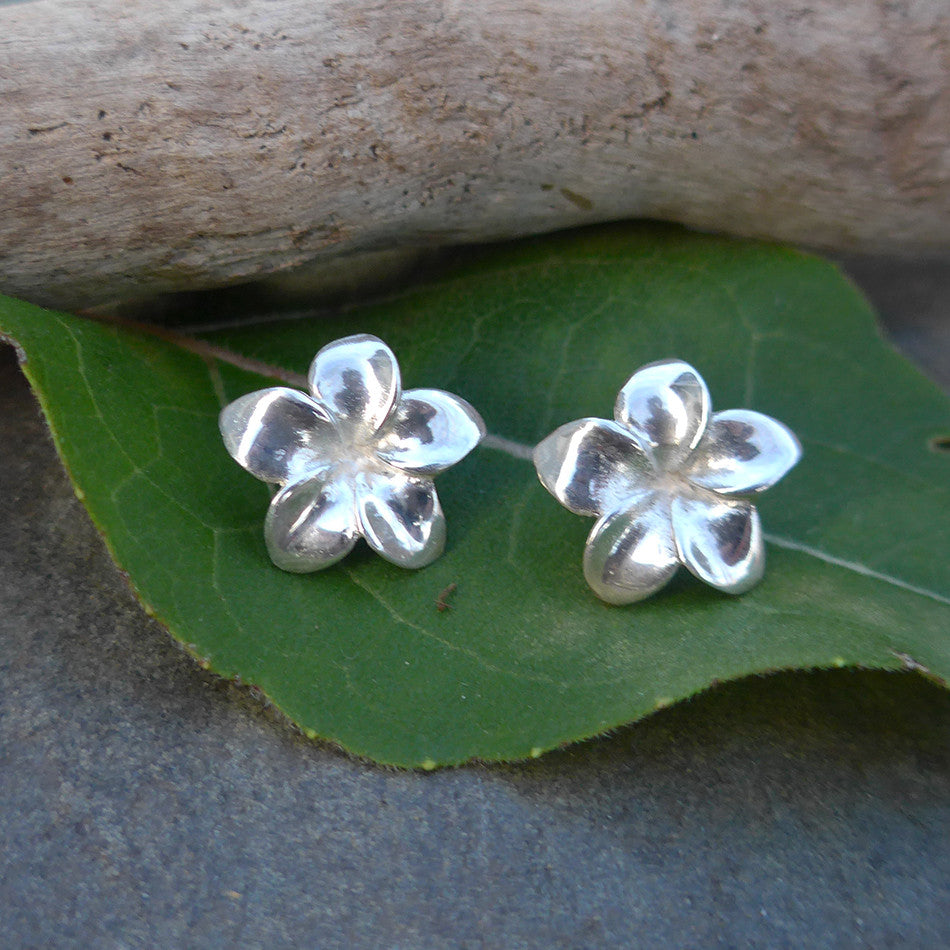 fair trade sterling silver flower earrings handcrafted in Bali